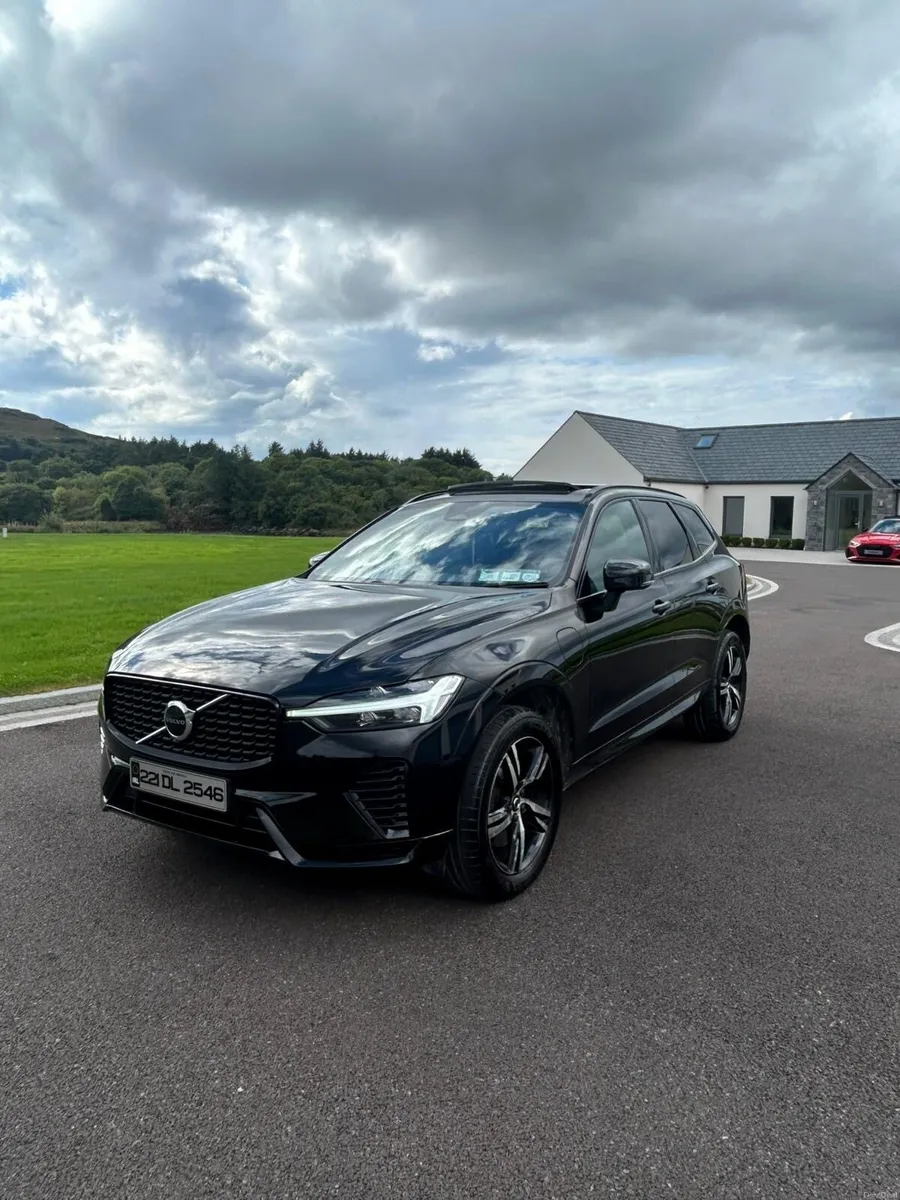 2022 Volvo XC60 R-Design - Image 1