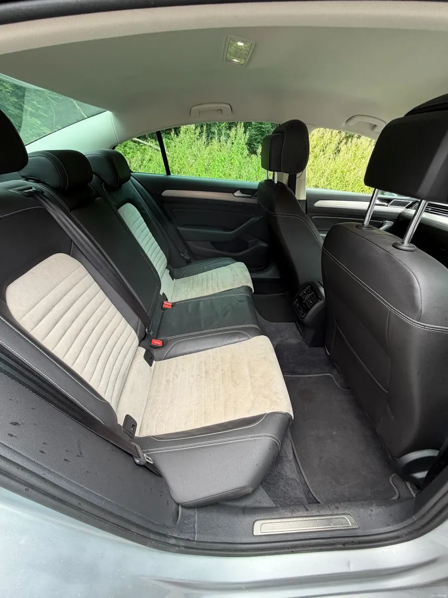 Volkswagen Passat R Line 2.0 TDI M6F 150HP 4DR - Image 3