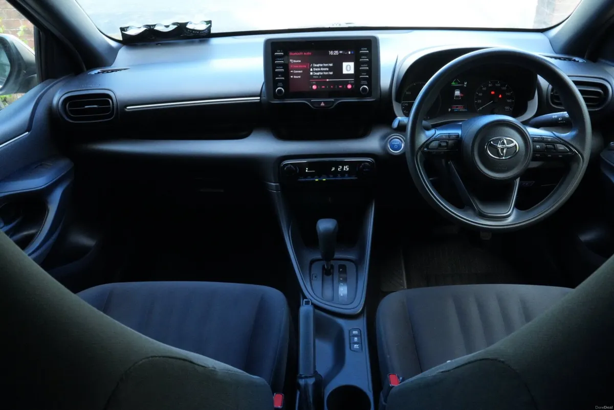 Toyota Yaris 1.5L Hybrid - Image 6