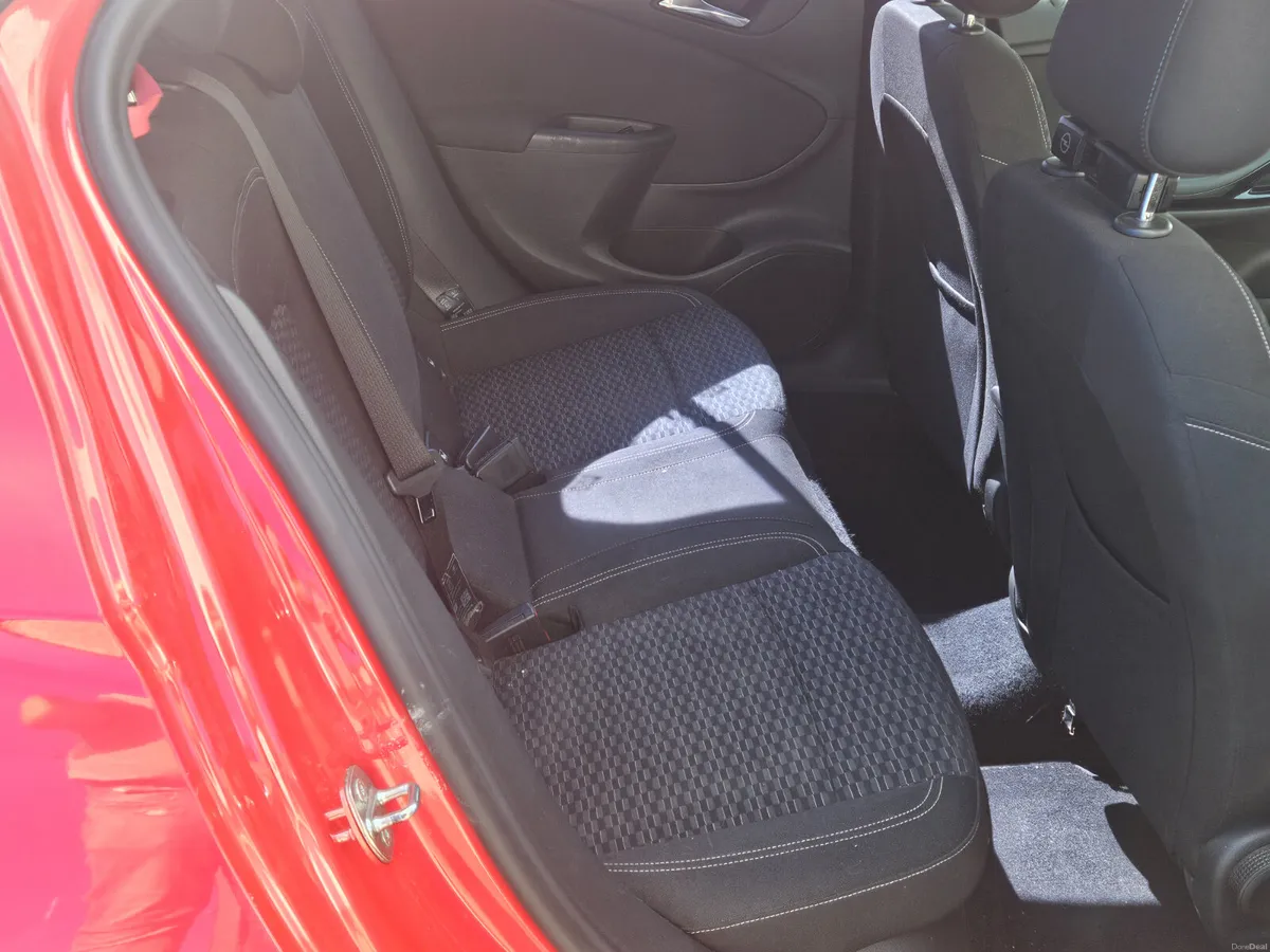 Opel Astra 2017 petrol - Image 4