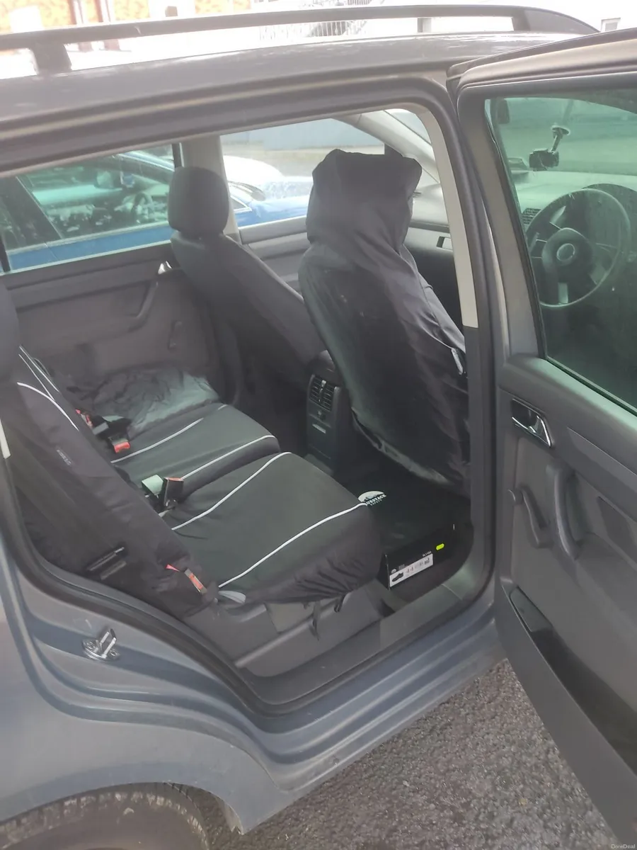 Volkswagen Touran 2003 - Image 3