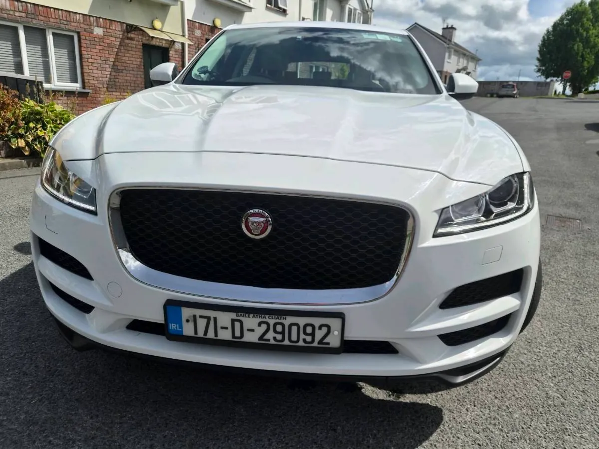 Jaguar F-Pace 2017 - Image 1