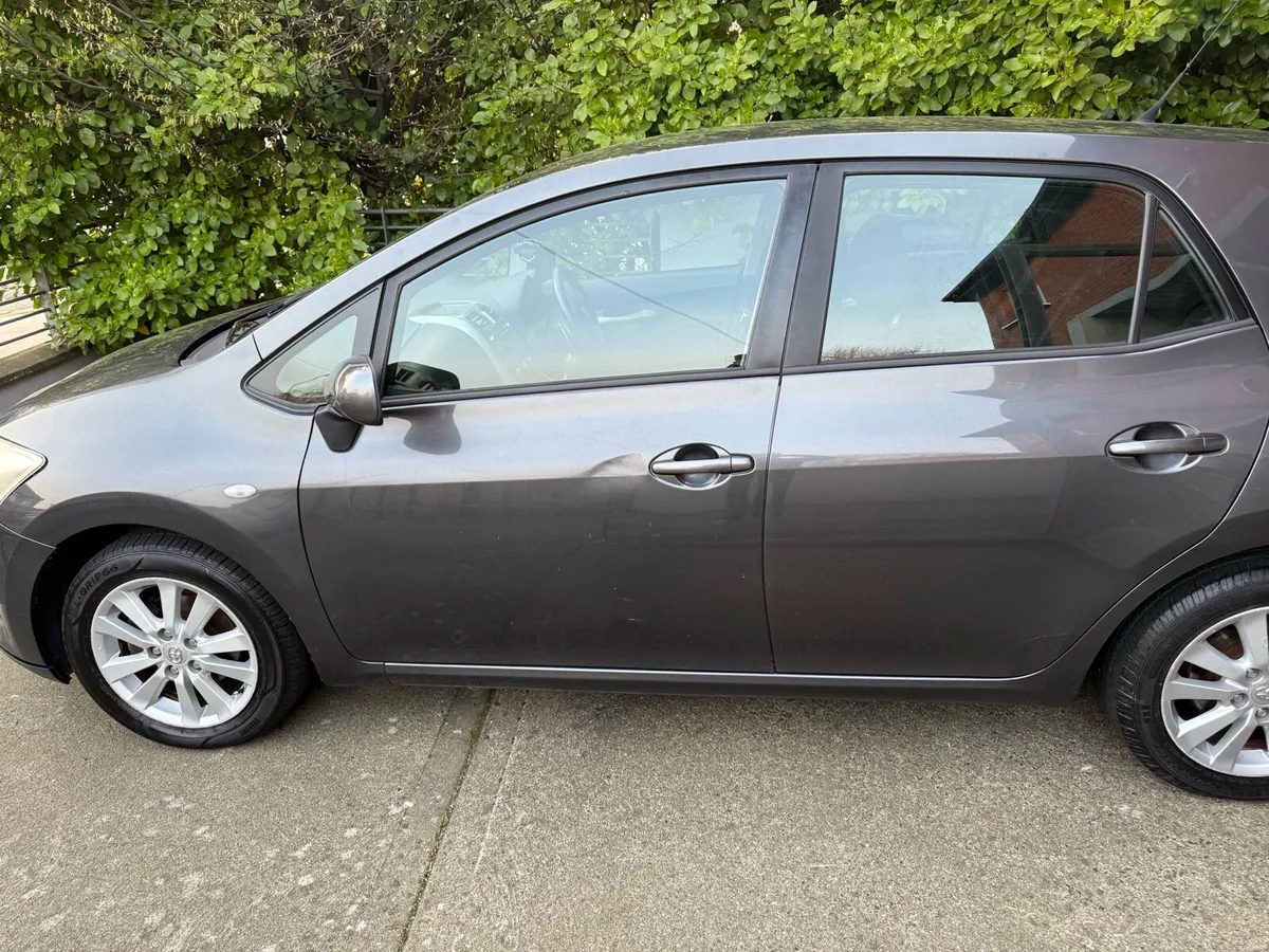 2007 Toyota auris - Image 2