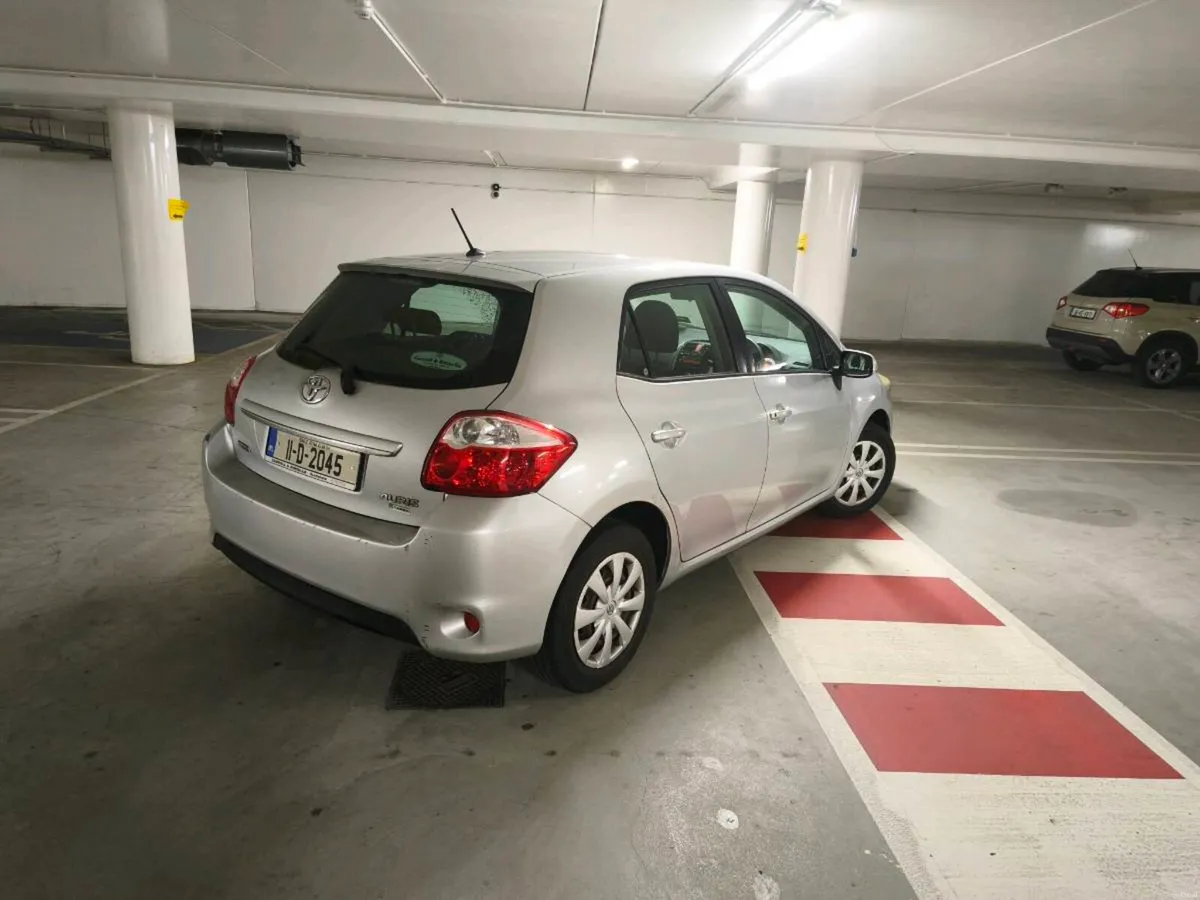 Toyota auris low km - Image 5