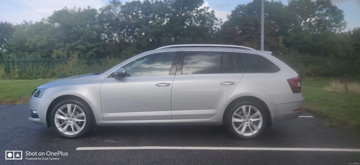 2018 (182) Skoda Octavia Combi Estate Style Diesel - Image 3