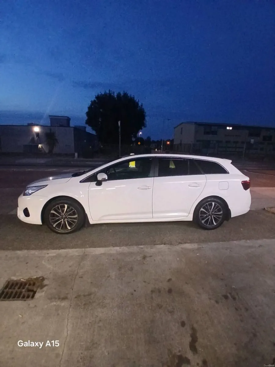 Toyota Avensis - Image 2