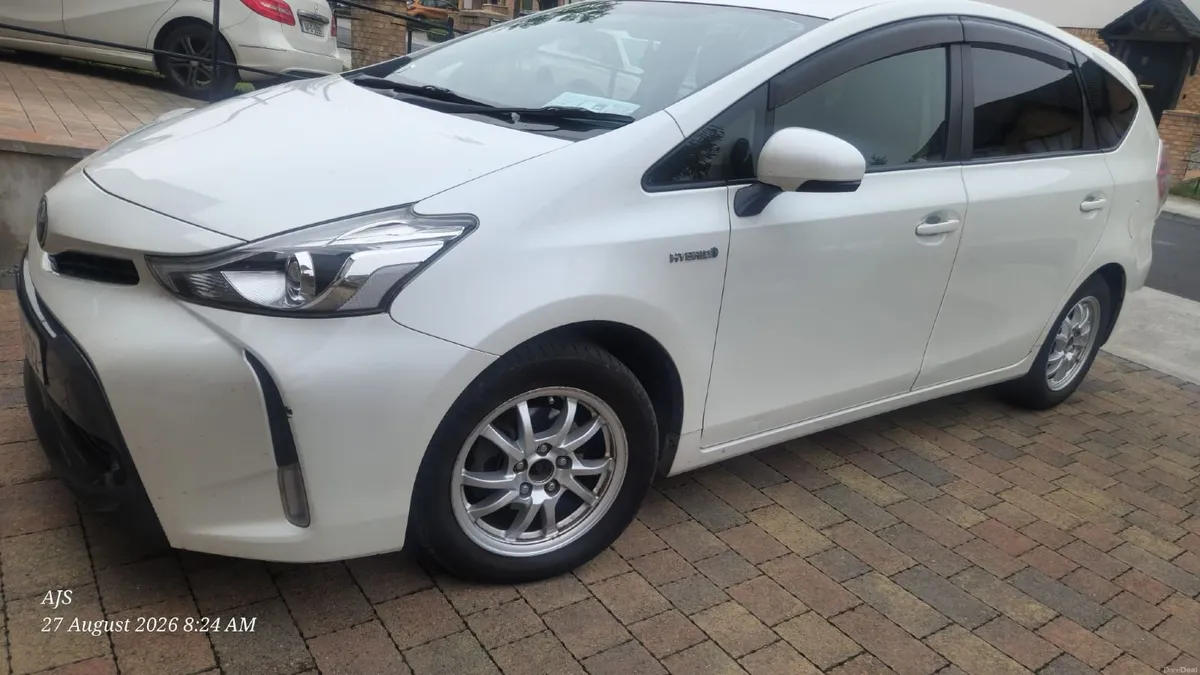 TOYOTA PRIUS ALPHA 1.8 HYBRID 7 SEATER-Year 2015 - Image 1