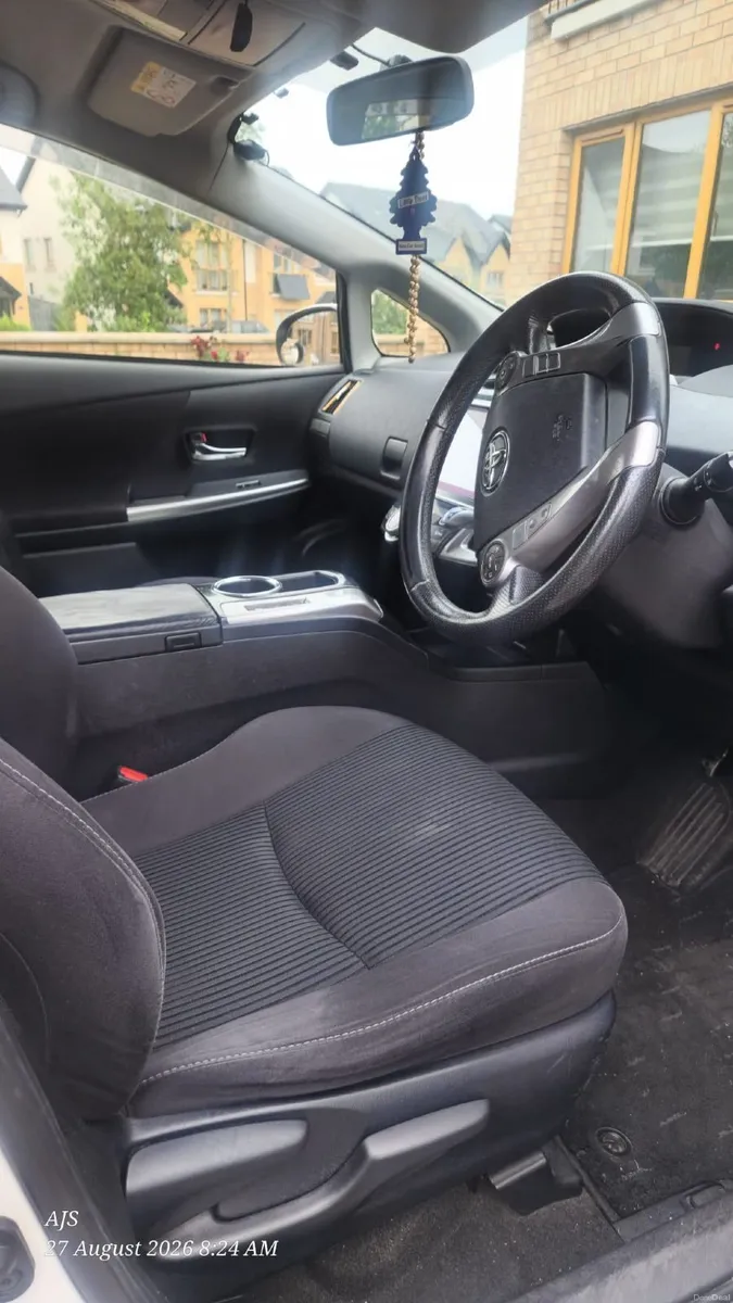 TOYOTA PRIUS ALPHA 1.8 HYBRID 7 SEATER-Year 2015 - Image 6