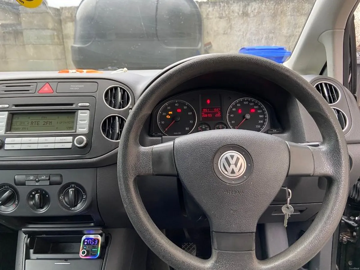 2007 Volkswagen Golf - Image 4