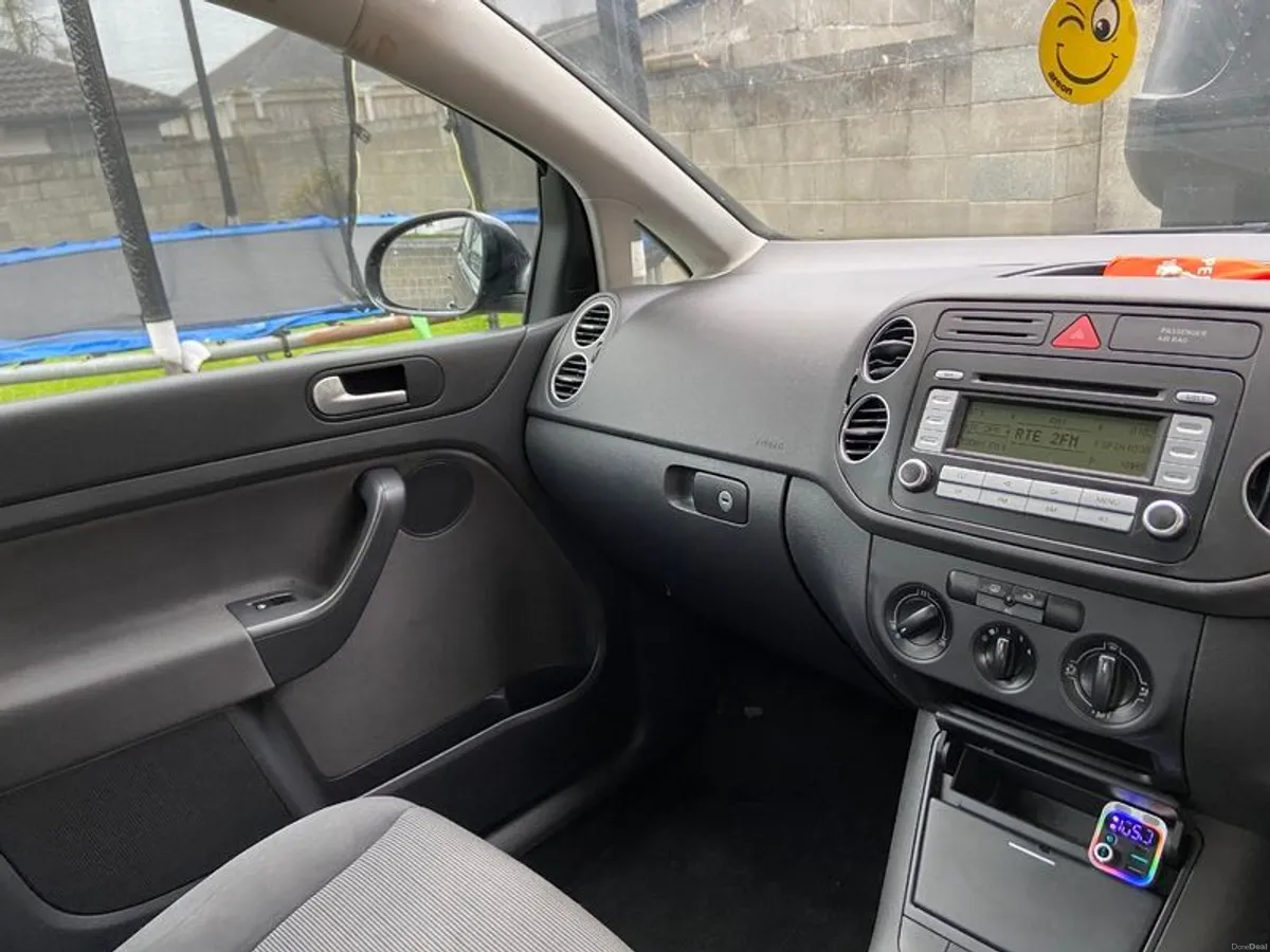 2007 Volkswagen Golf - Image 6