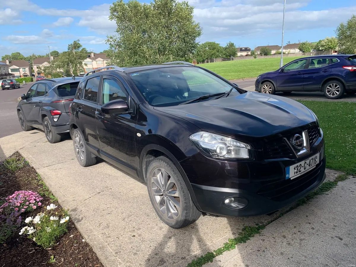 Nissan Qashqai | Tekna | Glass Roof | <100K Miles - Image 2