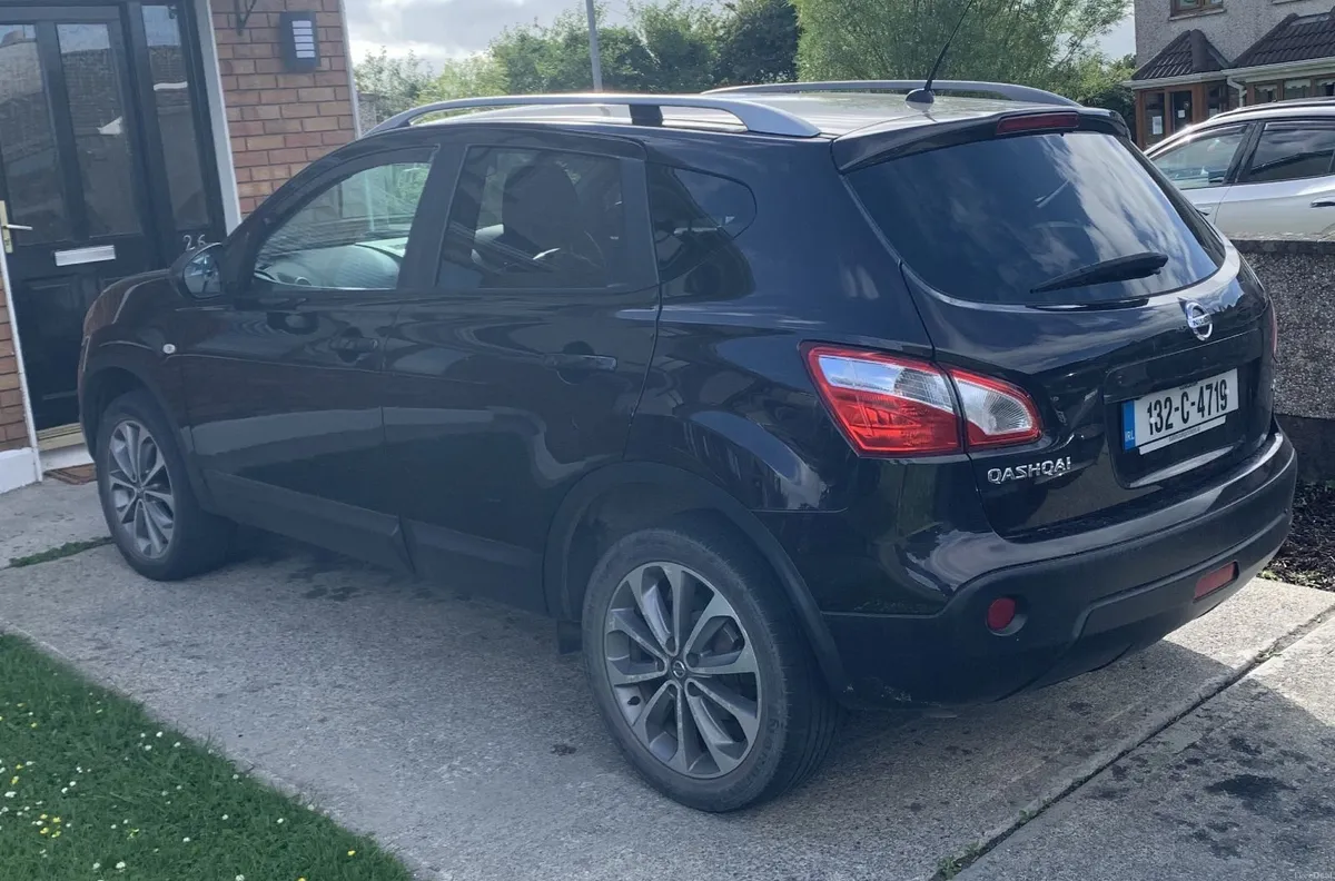Nissan Qashqai | Tekna | Glass Roof | <100K Miles - Image 3