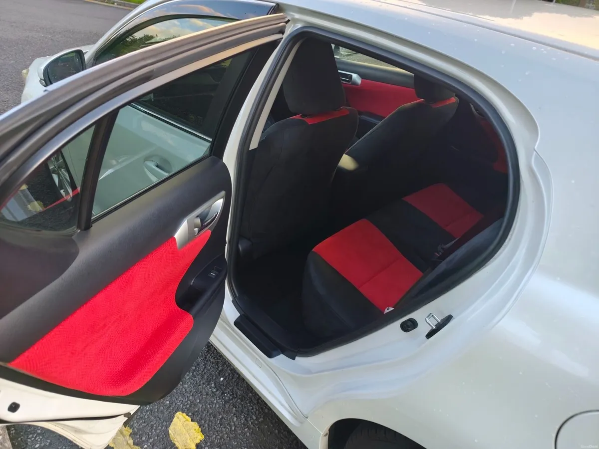Lexus CT 2012!!! Low mileage!!! One owner!!! - Image 6