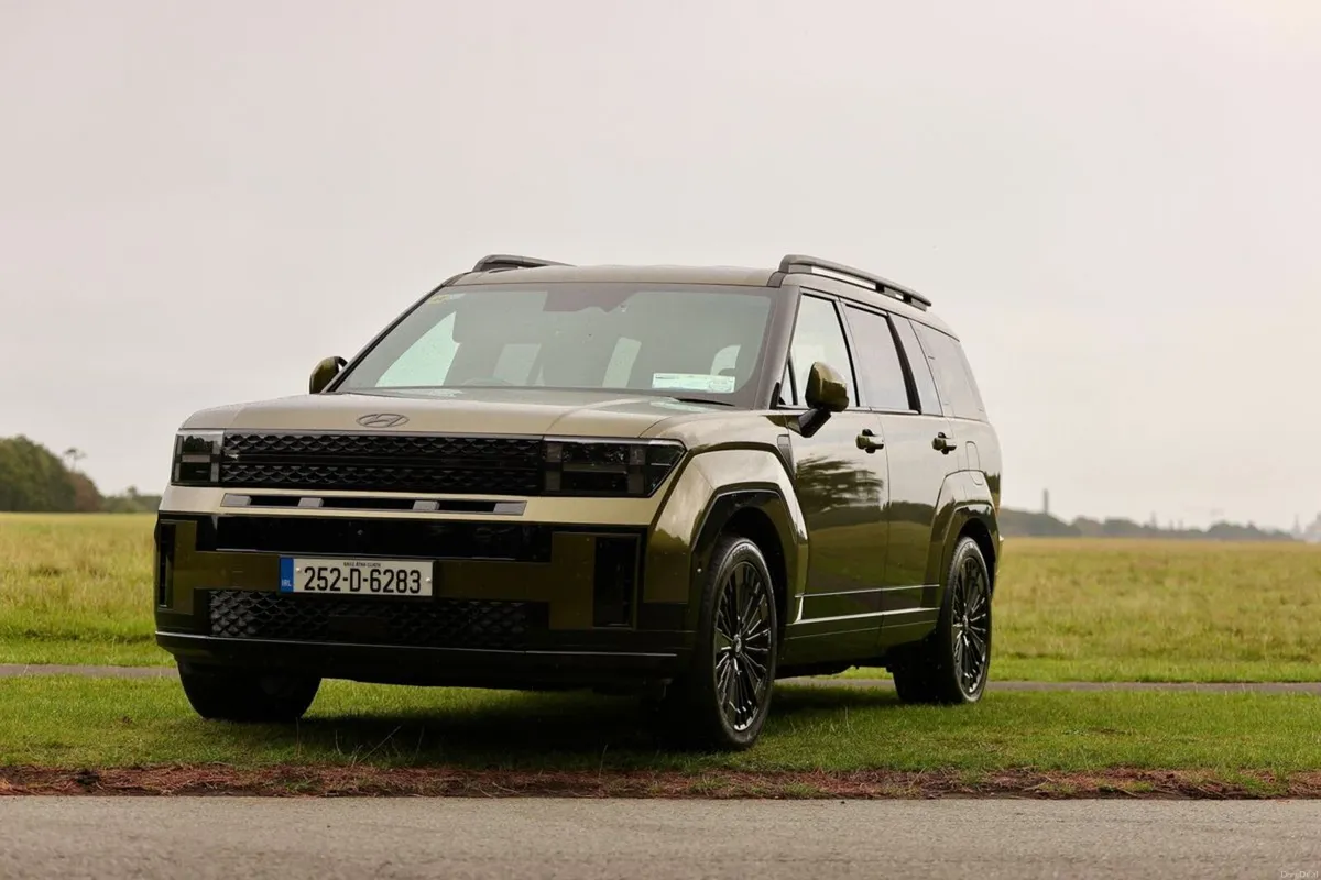 Hyundai Santa Fe PHEV Premium 1.6L Petrol Automati - Image 2
