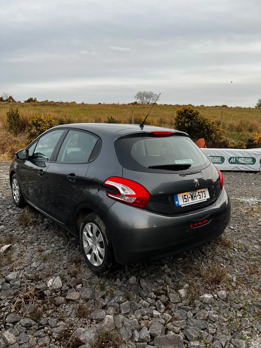 Peugeot 208 2015 - Image 4