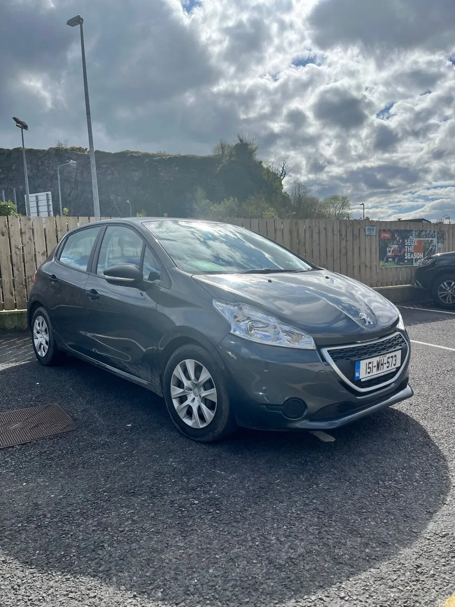 Peugeot 208 2015 - Image 1