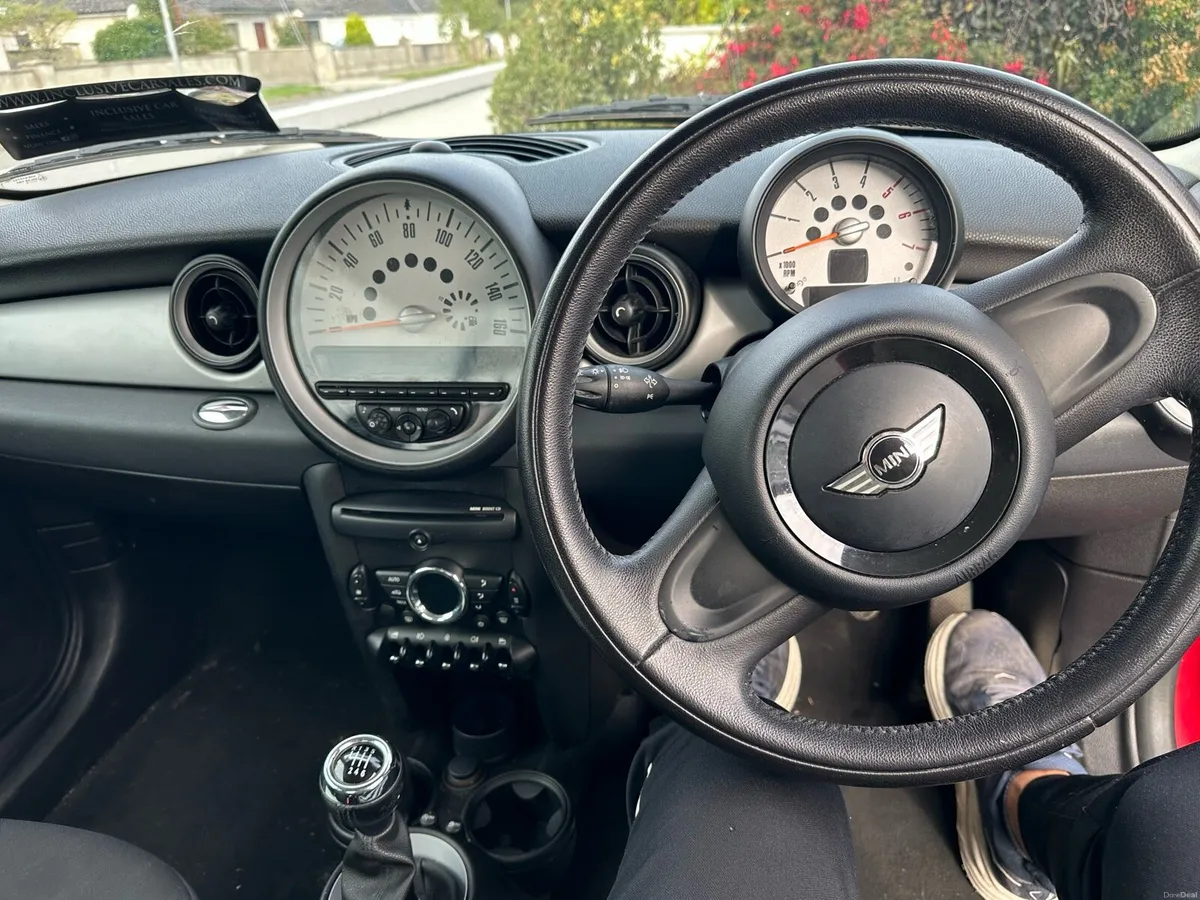 Mini Cooper Diesel 2011 Low mileage - Image 6