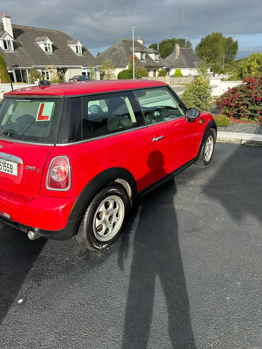 Mini Cooper Diesel 2011 Low mileage - Image 2