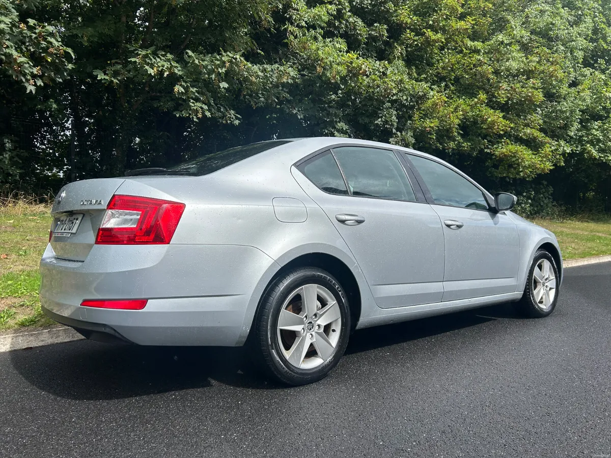 Skoda Octavia 2017 AUTOMATIC ( NCT 02/27) - Image 2