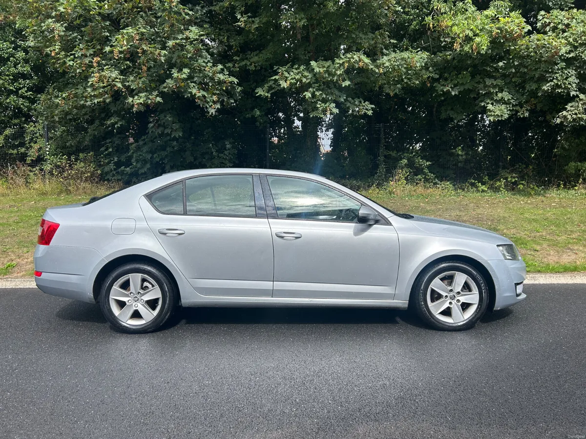 Skoda Octavia 2017 AUTOMATIC ( NCT 02/27) - Image 3