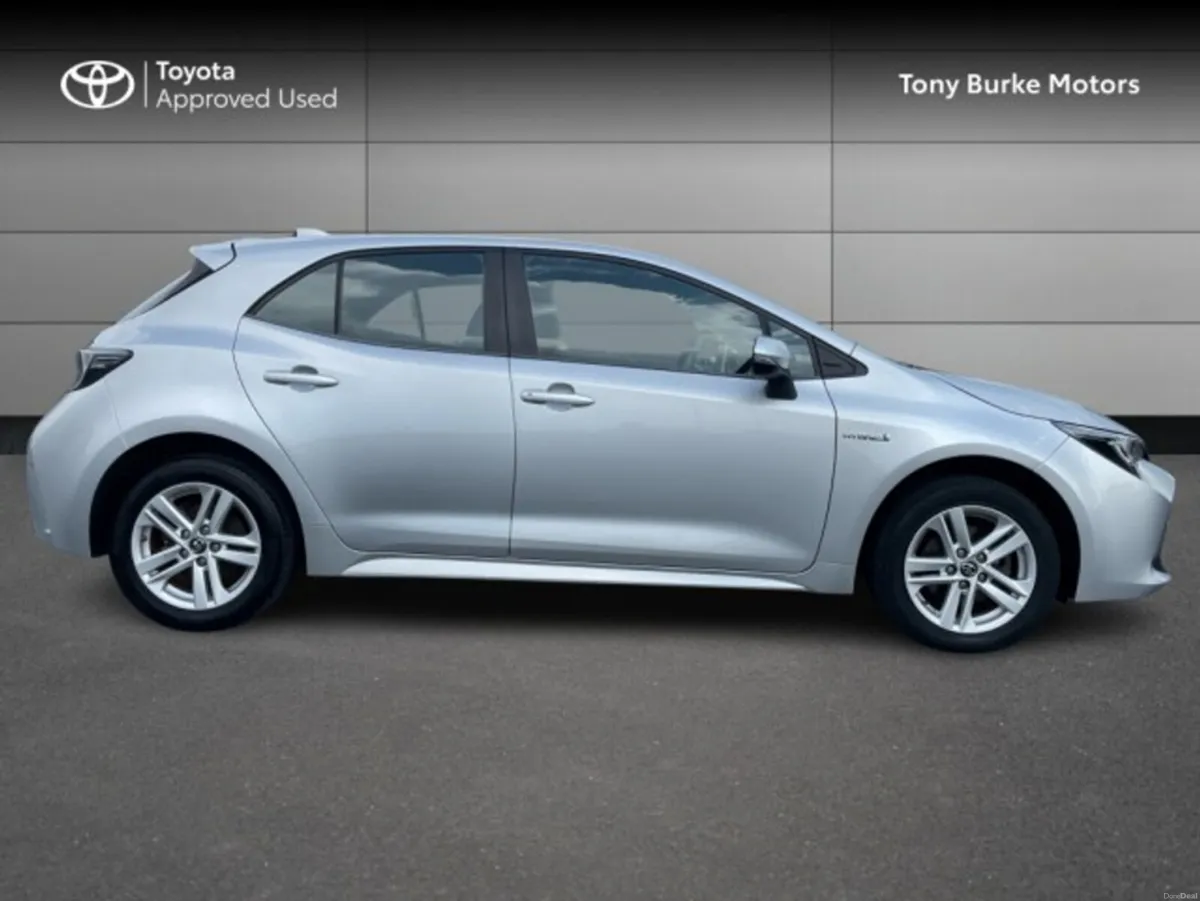 Toyota Corolla Hatch - Luna Edition - 1.8 Hybrid - - Image 3