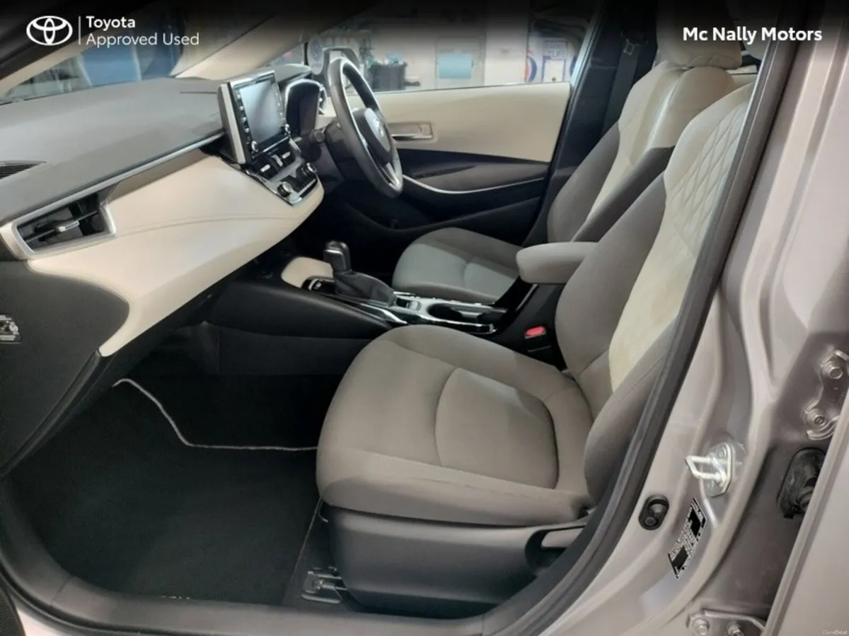 Toyota Corolla HYBRID LUNA SPORT SALOON - Image 6