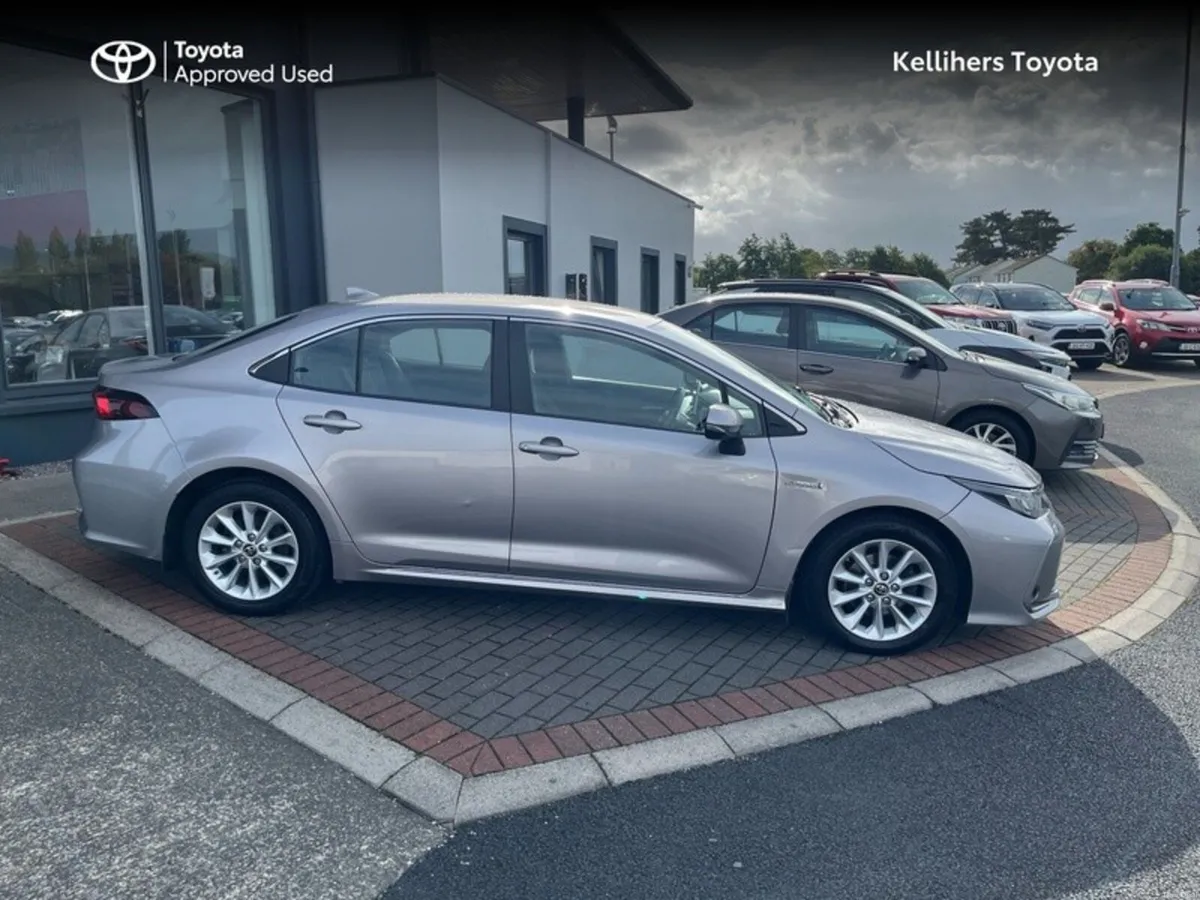 Toyota Corolla HYBRID ELECTRIC LUNA - Image 3