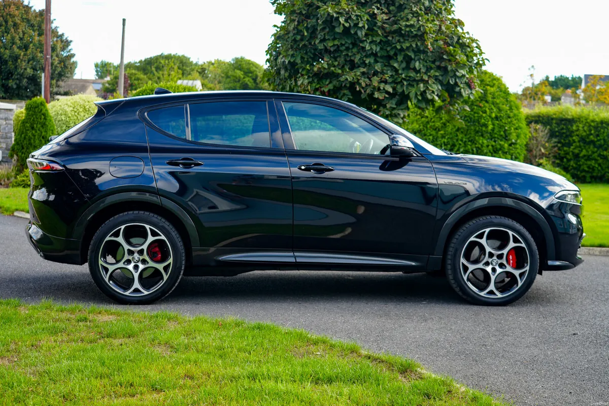 2023 Alfa Romeo Tonale Veloce 1.3 PHEV 280 BHP - Image 6