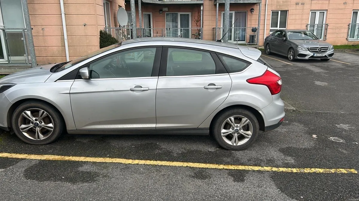 Ford Focus 2012 - Image 2