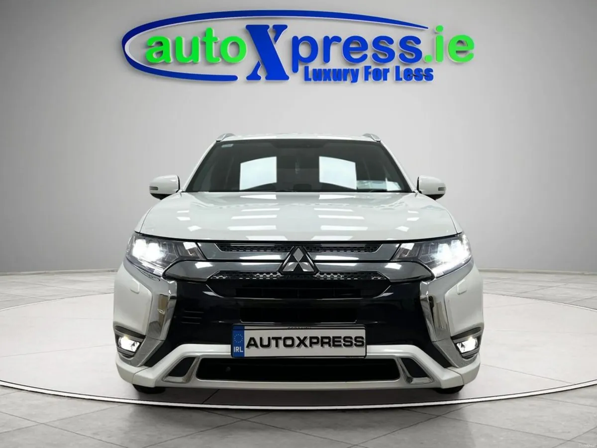 Mitsubishi Outlander 2.4 4H PHEV Automatic - Image 3