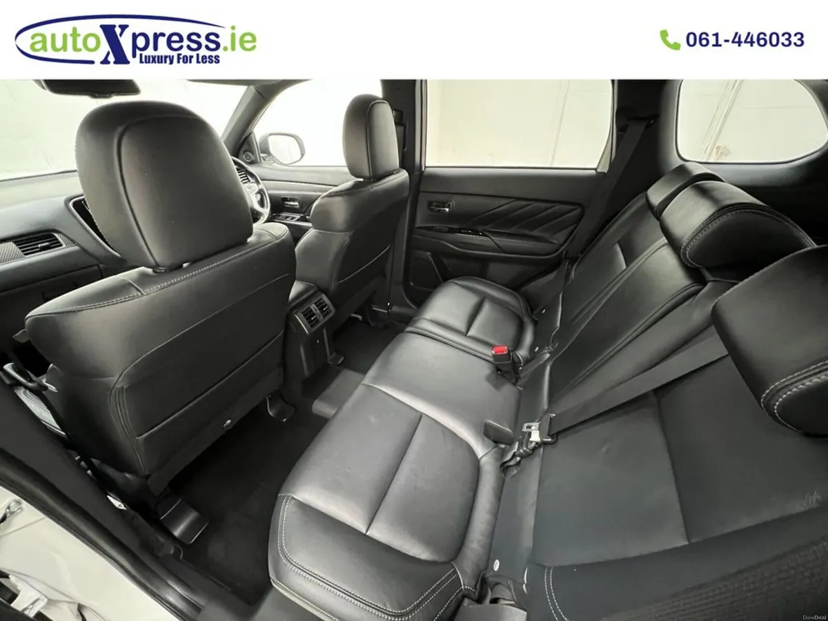Mitsubishi Outlander 2.4 4H PHEV Automatic - Image 4
