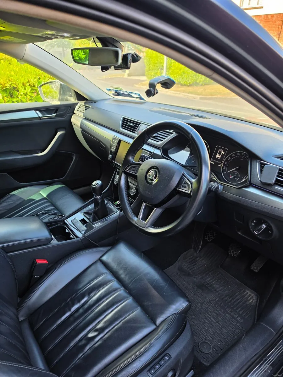 Skoda Superb 2016 - Image 4