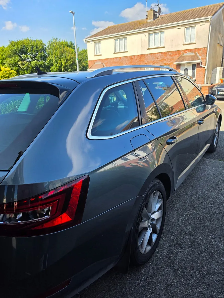 Skoda Superb 2016 - Image 5
