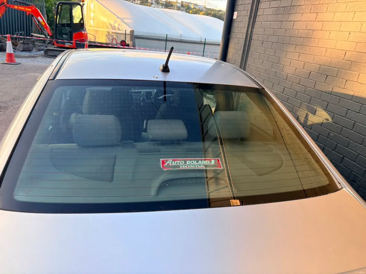Honda Civic hybrid 4-Door Auto - Image 2