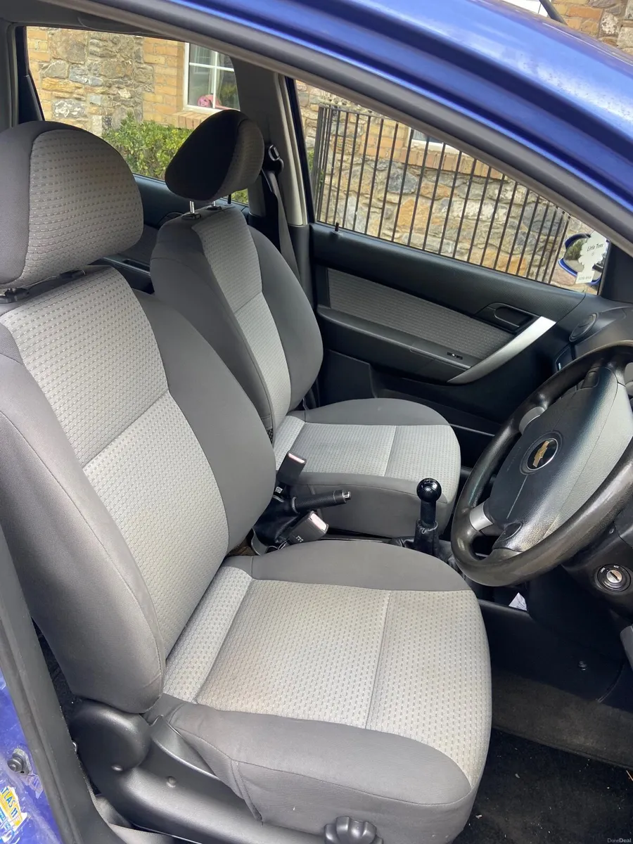 Chevrolet Aveo 2011 - Image 2