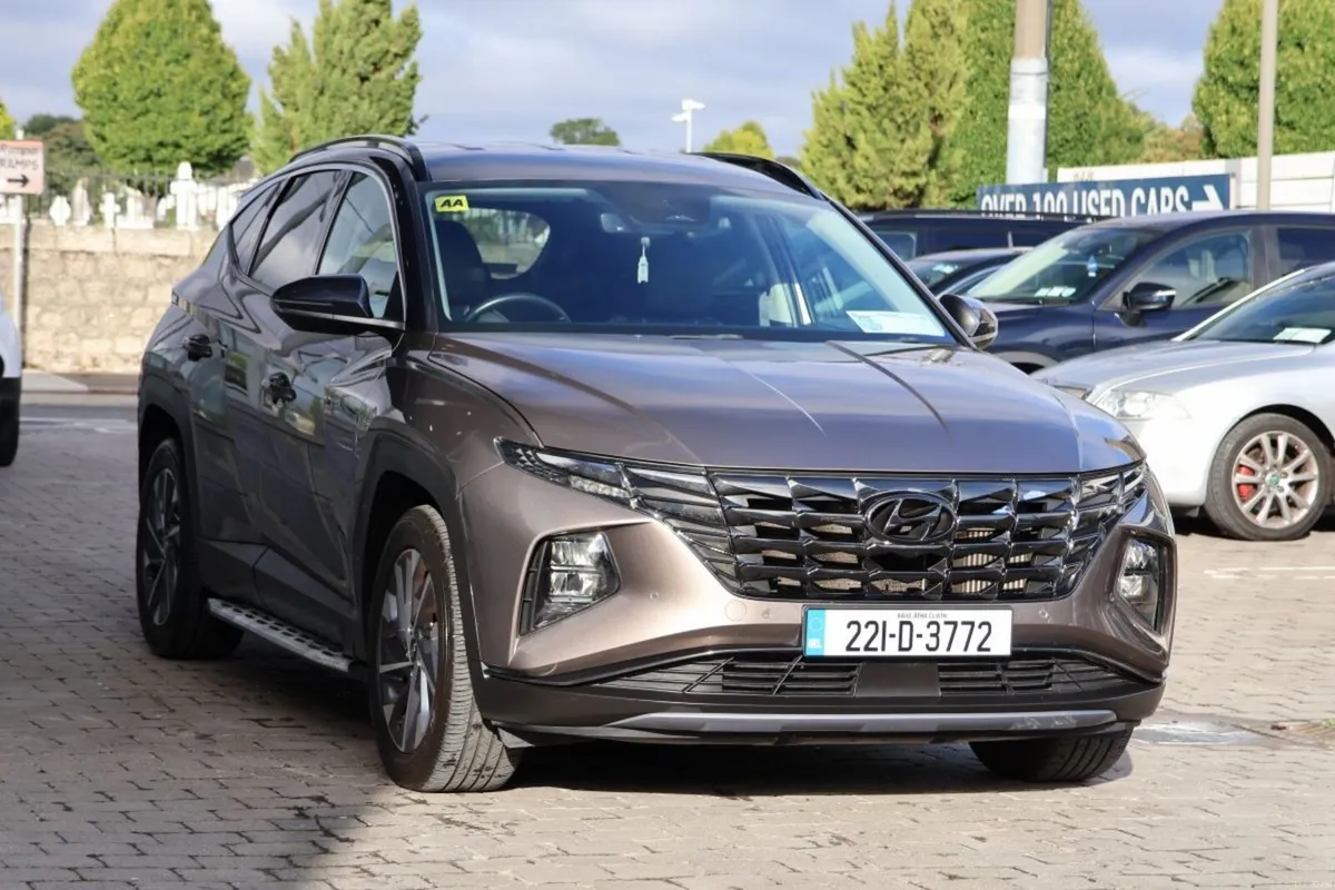 Hyundai Tucson 2WD Executive Plus w 2 Tone Roof - Image 6