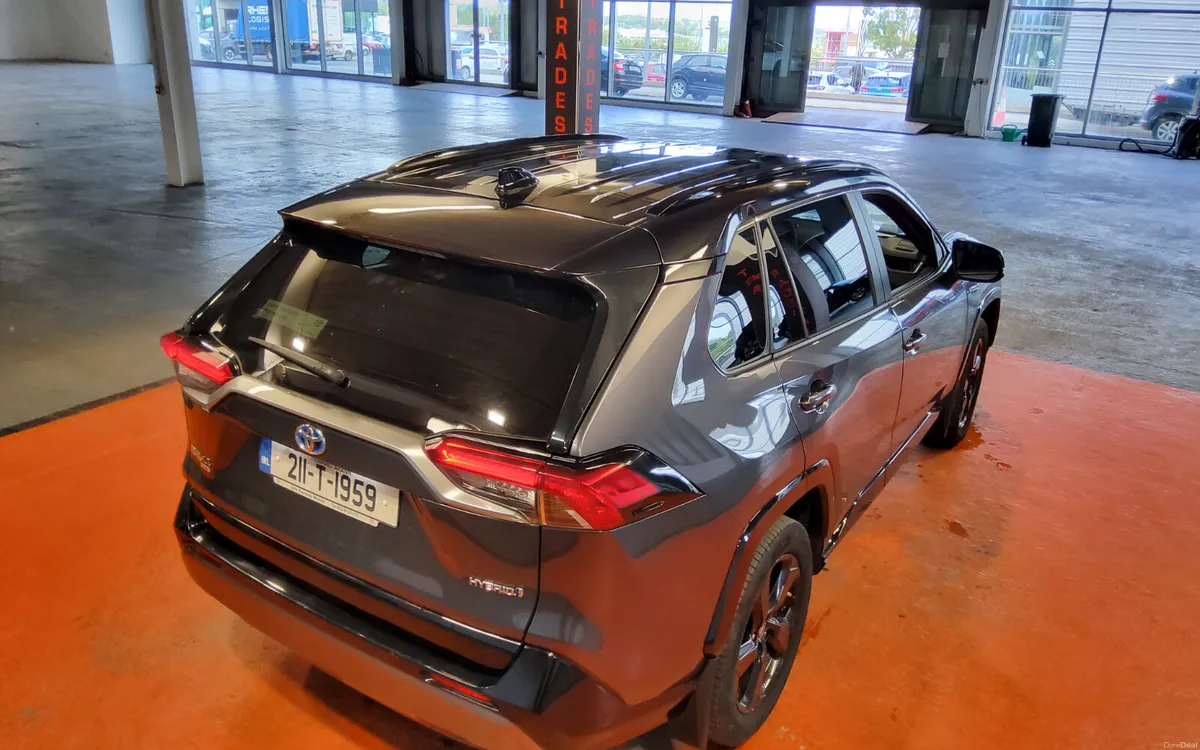 Toyota RAV4 2021 - Image 2