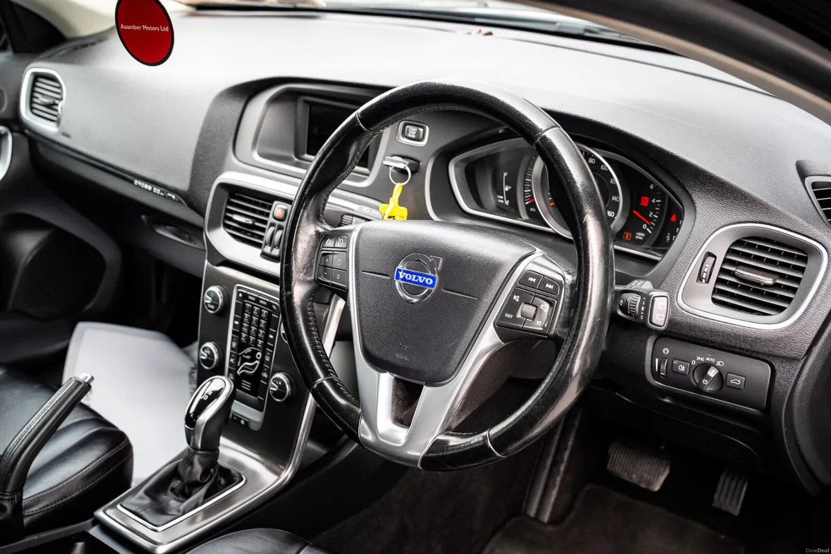 Volvo V40 Cross Country Turbo Diesel 2015 - Image 6