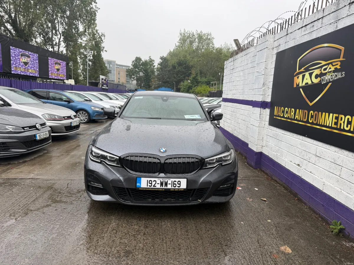 BMW 3-Series 2019 - Image 2