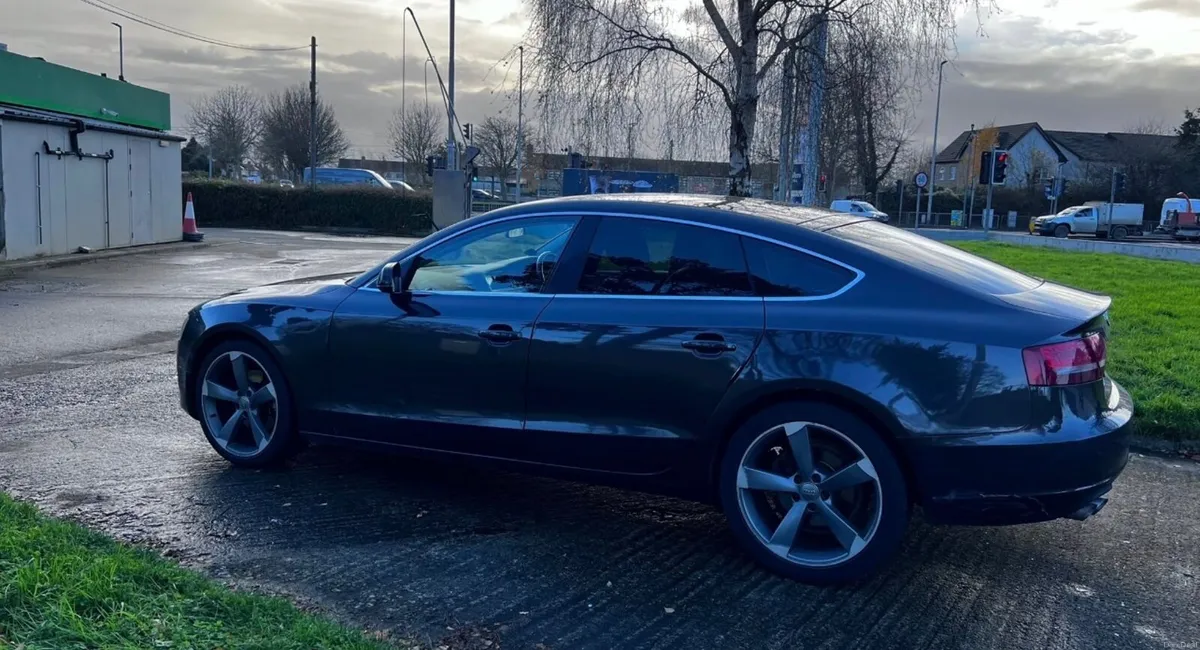 Audi A5 2010 - Image 1