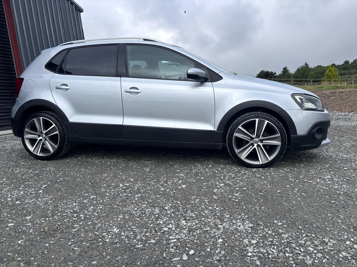 2011 vw polo cross - Image 6