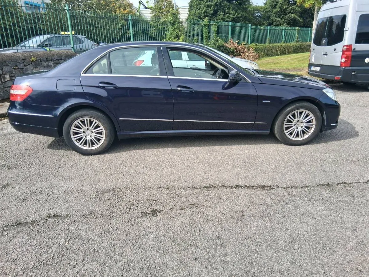 2010 Mercedes E220 cdti - Image 1