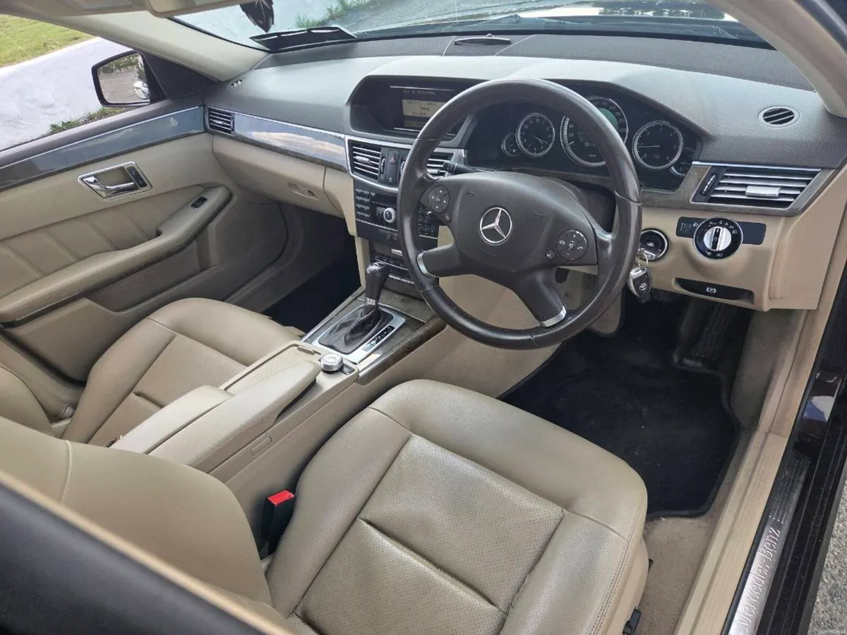 2010 Mercedes E-Class - Image 5