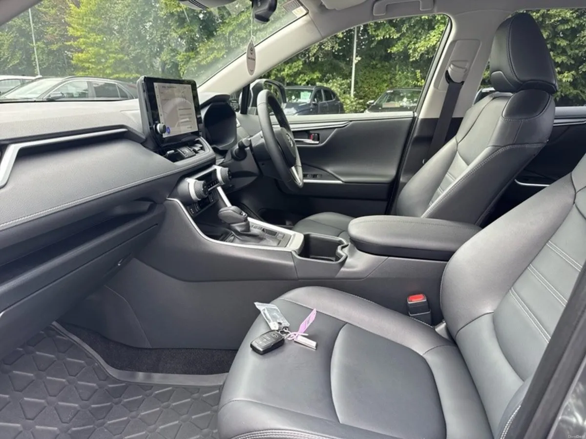 Toyota RAV4 RAV4 HYBRID SOL - Image 6