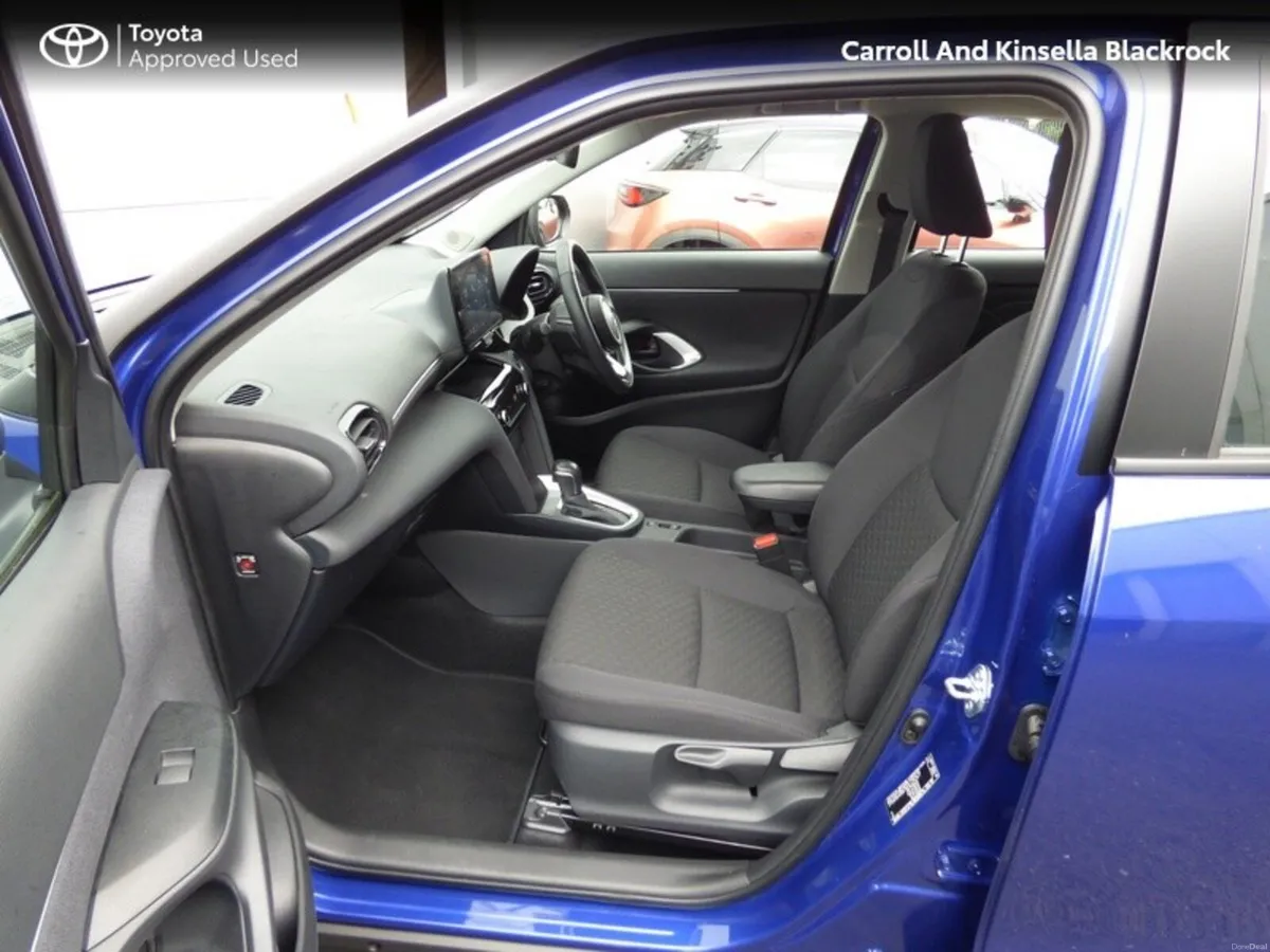 Toyota Yaris Cross Hybrid Luna - Image 6