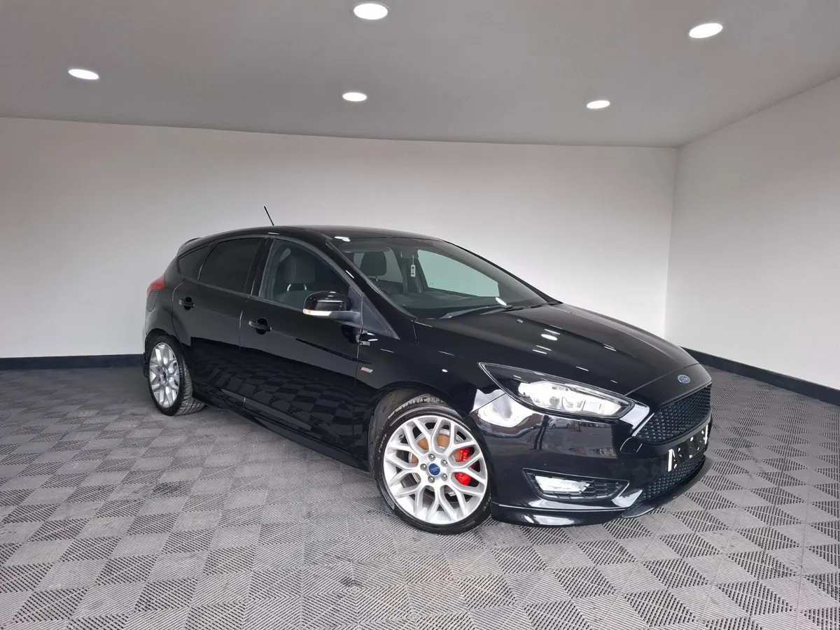 2017 ford focus ST line - Image 2