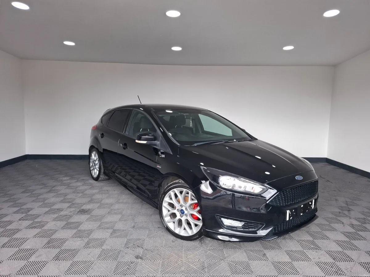 2017 ford focus ST line - Image 1