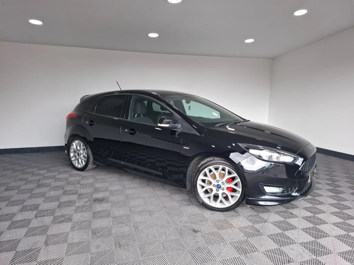 2017 ford focus ST line - Image 3