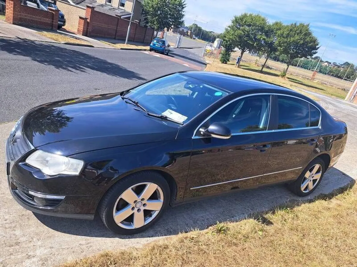 2008 Volkswagen Passat - Image 1