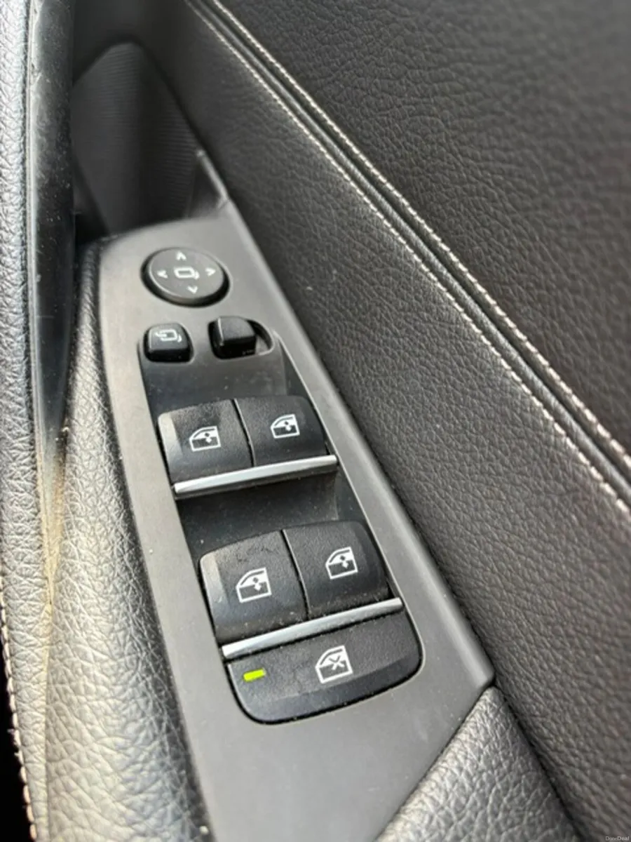 BMW 5-Series 2018 - Image 6